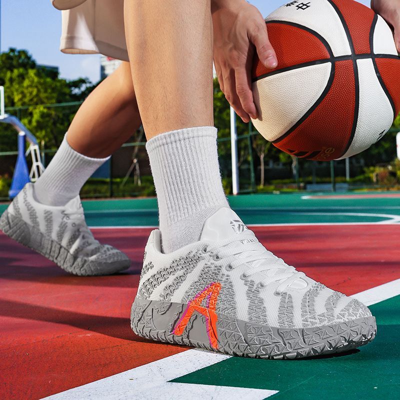 New Luxury Basketball Sneakers - đánh giá và giá Luxury Men Lifestyle